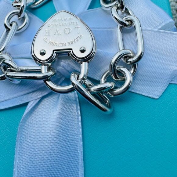 7.5" Tiffany & Co Heart Love Lock Bracelet in Silver - Picture 4 of 8